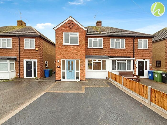 3 Bedroom Semi Detached House To Rent In Butts Lane, Stanford-Le-Hope, SS17