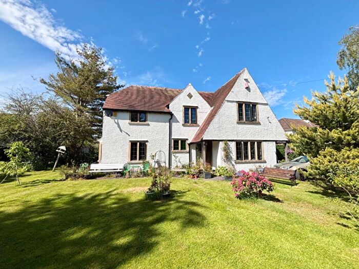 4 Bedroom Detached House For Sale In Wells Road, Hallatrow, Bristol, BS39