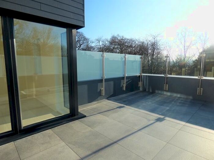 3 Bedroom Flat To Rent In The Chase, Topsham, Exeter, EX3