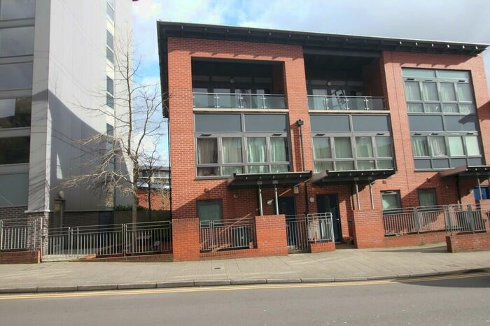 3 Bedroom End Of Terrace House To Rent In Wheeleys Lane, Park Central, Birmingham, B15