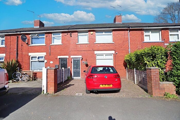 3 Bedroom Terraced House For Sale In Cambridge Grove, Whitefield, M45