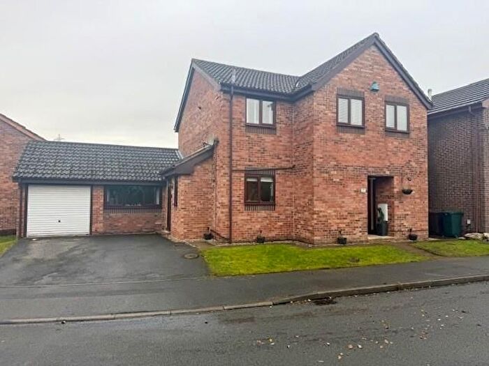 3 Bedroom Detached House For Sale In Mendip Way, Low Moor, BD12