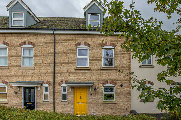 3 Bedroom Terraced House To Rent In Tetbury Hill, Malmesbury, SN16