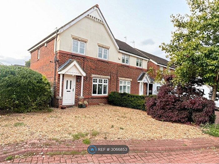 3 Bedroom Semi Detached House To Rent In Turnberry, Whitley Bay, NE25