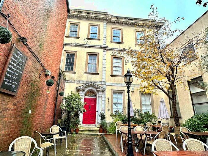 2 Bedroom Flat To Rent In High Street, Poole, BH15