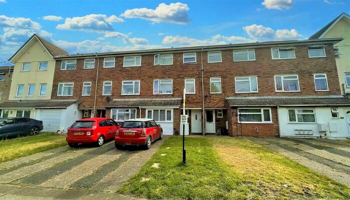 4 Bedroom Terraced House To Rent In St. Andrews Avenue, Colchester, Essex, CO4