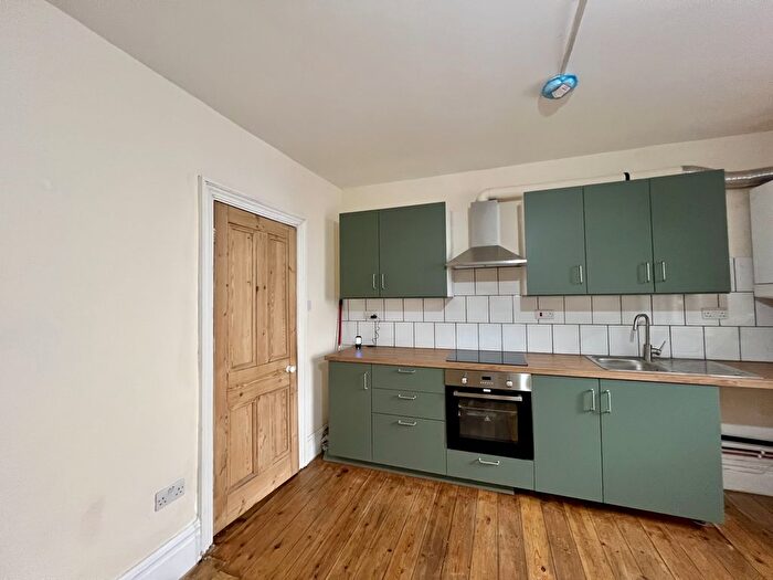 1 Bedroom Flat To Rent In Green Lanes, London, N8