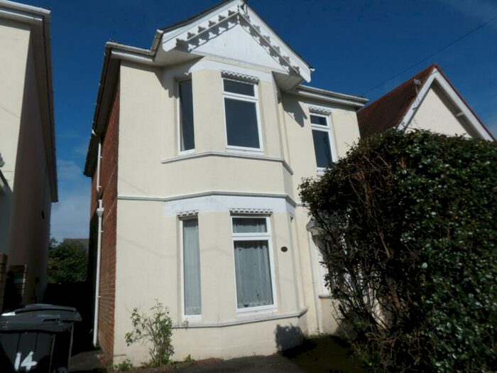 6 Bedroom House To Rent In Bedroom House In Winton, BH9