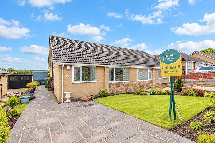 2 Bedroom Semi-Detached Bungalow For Sale In Highfield Crescent, Overton, Wakefield, WF4