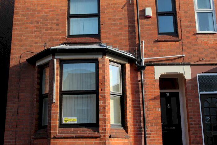 6 Bedroom Terraced House To Rent In Rothesay Avenue, Nottingham, NG7