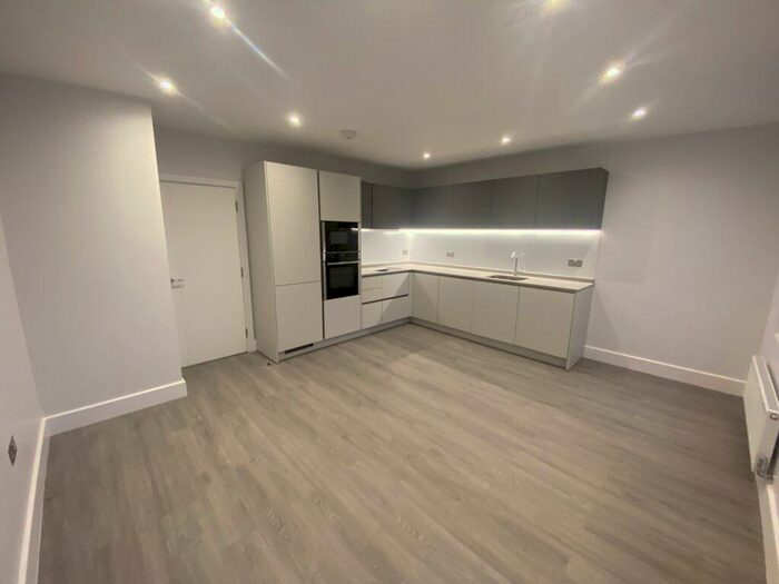 2 Bedroom Maisonette To Rent In Bedroom, Bathroom Flat &# Marriott Road, Finsbury Park, N4