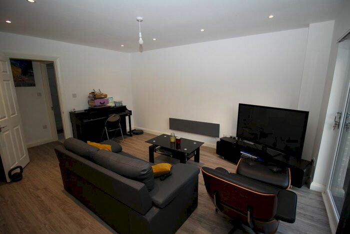 1 Bedroom Flat To Rent In St. Josephs Vale, London, SE3