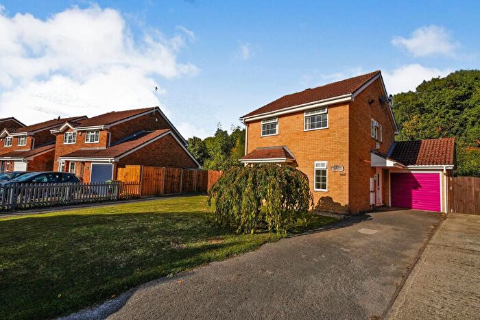 4 Bedroom Detached House To Rent In Rosedale Avenue, GL10