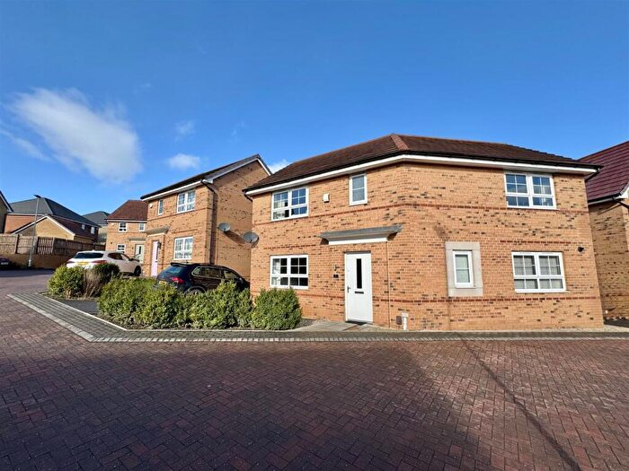 3 Bedroom Detached House For Sale In Carrs Drive, Cudworth, Barnsley, S72