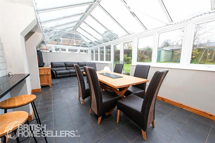 3 Bedroom Bungalow For Sale In Birchall Road, Rushden, Northamptonshire, NN10