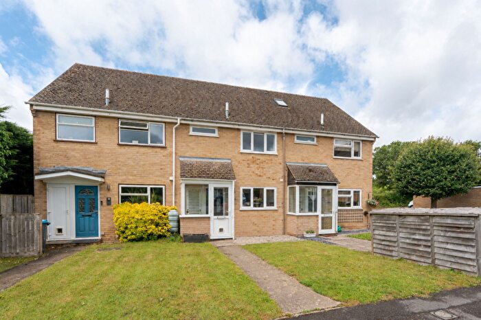 3 Bedroom Terraced House For Sale In Knott Oaks, Combe, OX29
