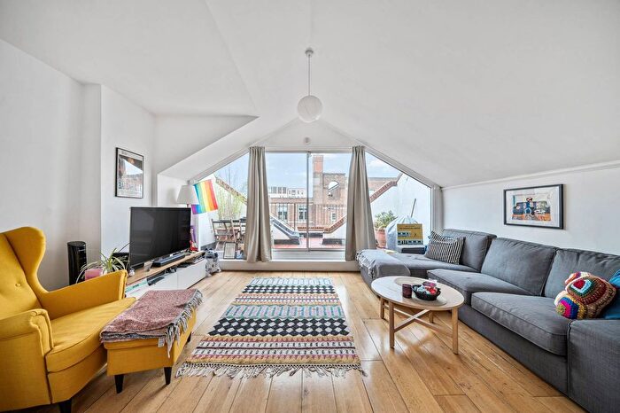 2 Bedroom Flat To Rent In Golborne Road, North Kensington, London, W10