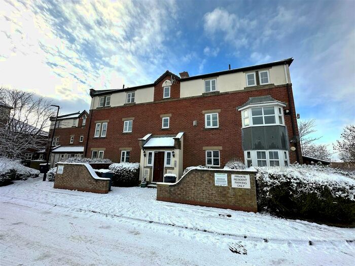 2 Bedroom Flat To Rent In Kielder Close, Killingworth, Newcastle Upon Tyne, NE12
