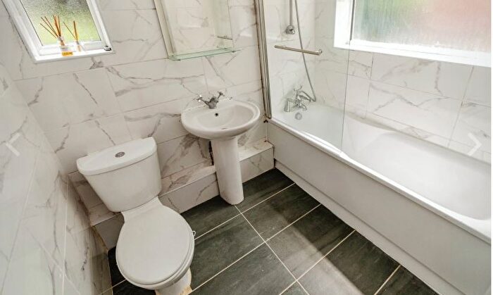 3 Bedroom Property To Rent In West Bromwich Road, Walsall, WS1