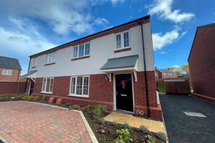 4 Bedroom Semi-Detached House To Rent In Daubeney Gate, Milton Keynes, MK5