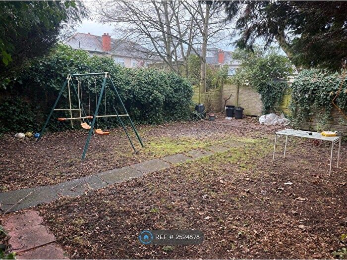 3 Bedroom Maisonette To Rent In Lansbury Drive, Hayes, UB4