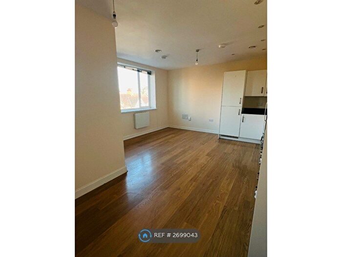 2 Bedroom Flat To Rent In Lowry Court, Harrow, HA3