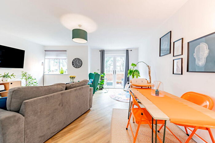 1 Bedroom Flat For Sale In Wickham Road, Fareham, PO16