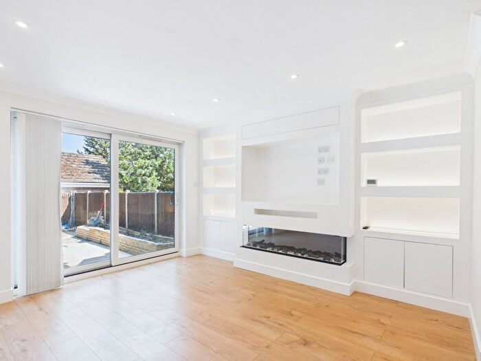 4 Bedroom Semi-Detached House To Rent In Ouseley Road, Wraysbury, Staines-Upon-Thames, Berkshire, TW19