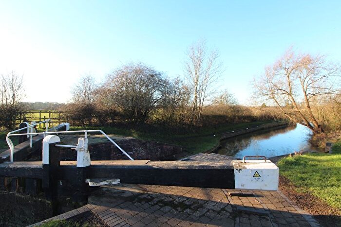 2 Bedroom Flat For Sale In Lock Keeper Close, Wigston, LE18