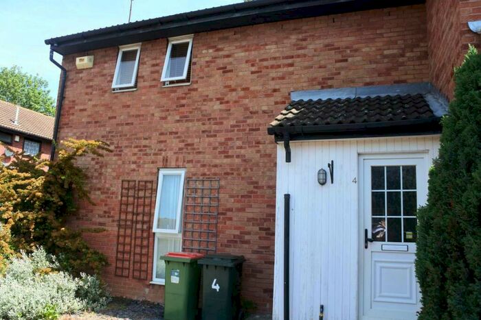 2 Bedroom End Of Terrace House To Rent In Heathfield Close, Beckton, E16