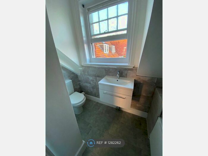 1 Bedroom Flat To Rent In Kent House, Folkestone CT20