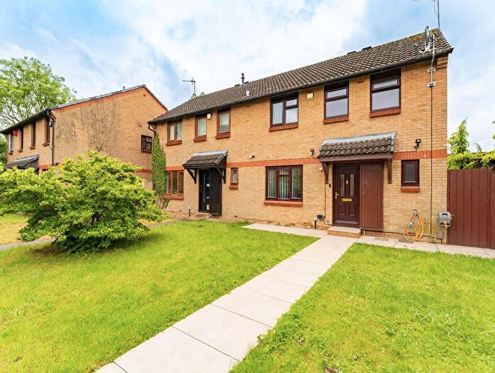 3 Bedroom Semi-Detached House To Rent In Cobb Close, Datchet, Slough, SL3