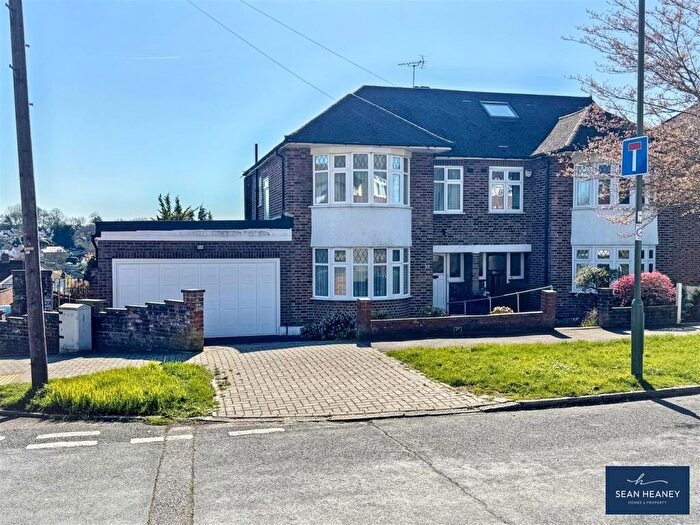 3 Bedroom Semi Detached House For Sale In Tudor Road, Barnet, EN5