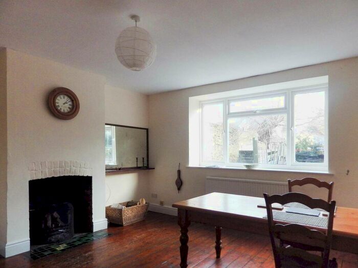 2 Bedroom Apartment To Rent In Bridge Street, Witney, Oxfordshire, OX28