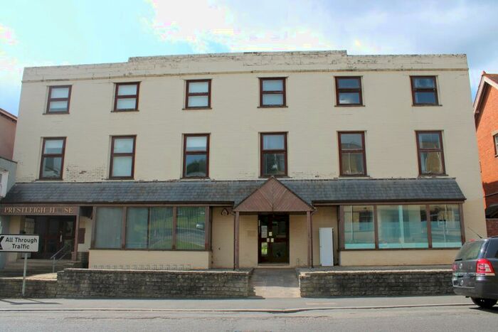 2 Bedroom Flat To Rent In Central Yeovil, Somerset, BA20