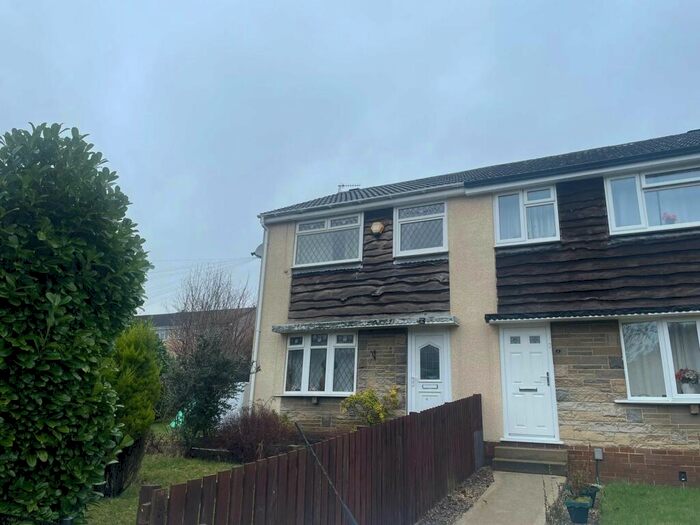 3 Bedroom End Of Terrace House To Rent In Staveley Way, Keighley, West Yorkshire, BD22