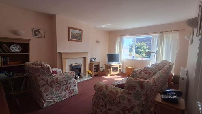 2 Bedroom Semi-Detached Bungalow For Sale In Burton Rise, Walesby, NG22