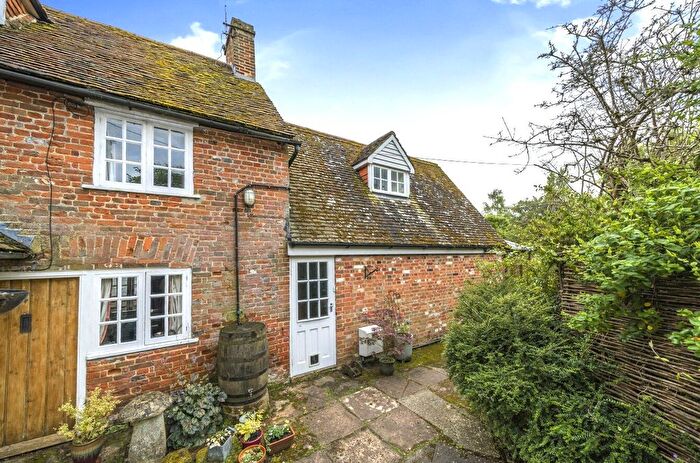 4 Bedroom Semi-Detached House For Sale In The Lynches, Whiteparish, Salisbury, Wiltshire, SP5