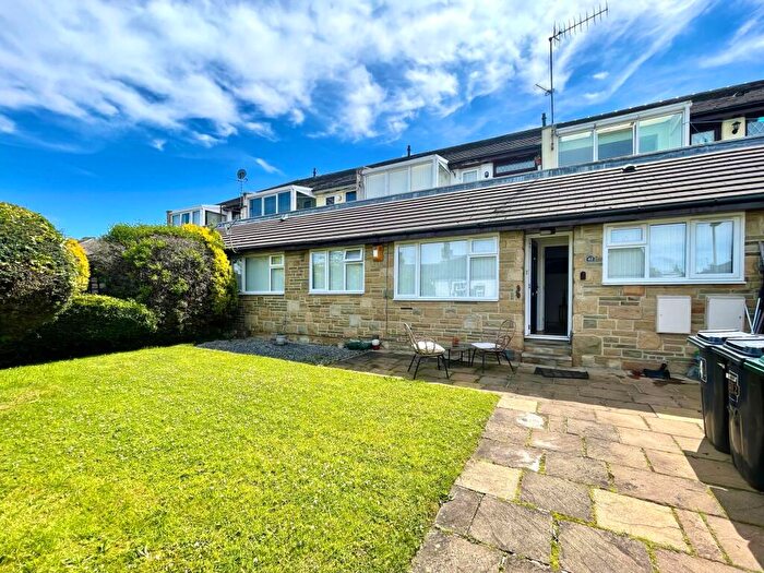 2 Bedroom Terraced Bungalow For Sale In Avison Road, Cowlersley, HD4