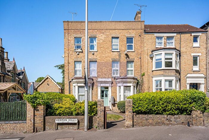 1 Bedroom Flat For Sale In Hermon Hill, London, E11