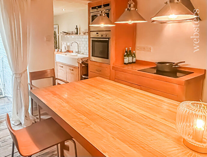 2 Bedroom Terraced House For Sale In Alexandra Road, Norwich, NR2