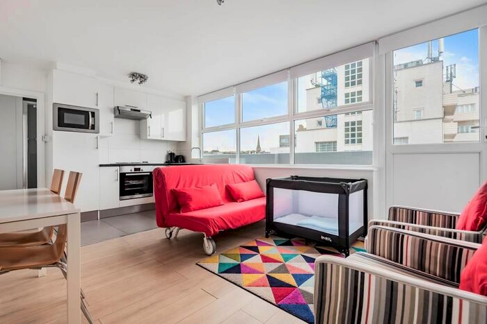 2 Bedroom Flat To Rent In Kensington Church Street, Notting Hill, W8