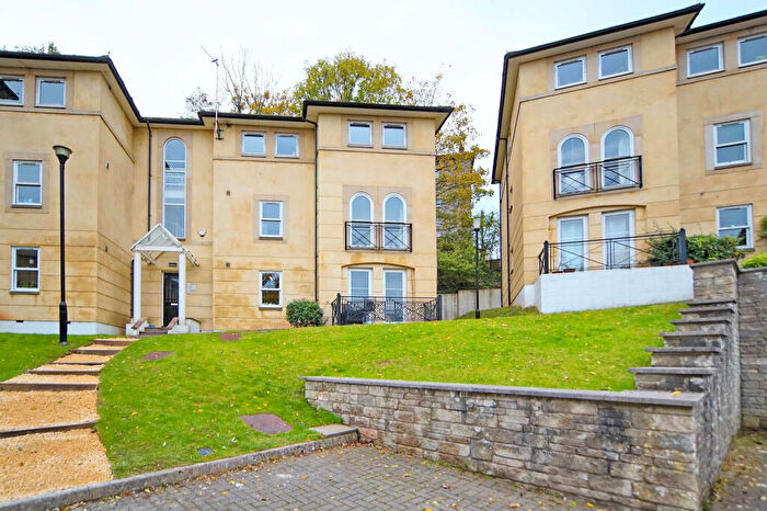 2 Bedroom Flat To Rent In Elmgrove Park, Elmgrove Road, Cotham, BS6