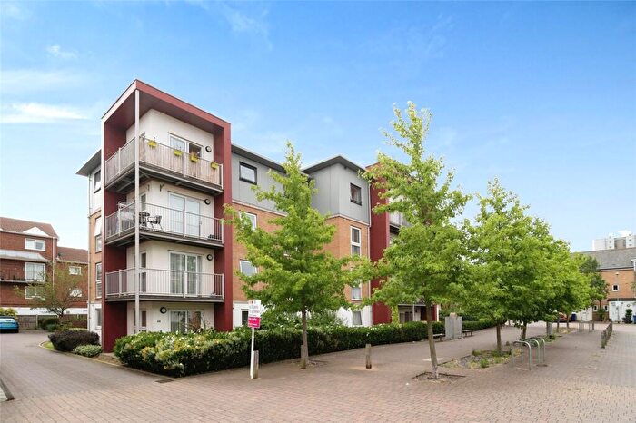 2 Bedroom Flat For Sale In Saxton Close, Grays, Essex, RM17