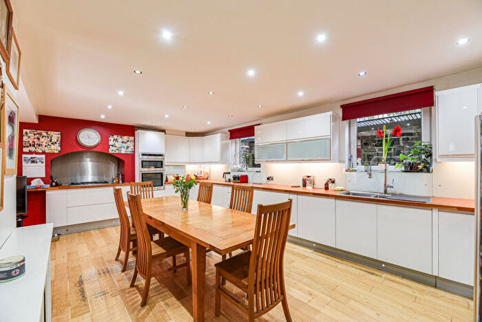 4 Bedroom Detached House For Sale In Lower Bank Road, Fulwood, PR2