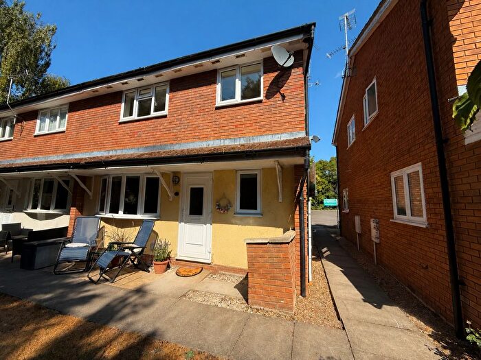 2 Bedroom End Of Terrace House For Sale In Waterside, Edlesborough, Dunstable, LU6