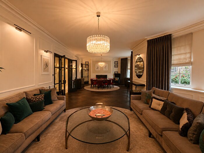 3 Bedroom Flat To Rent In Park Street, London, W1K
