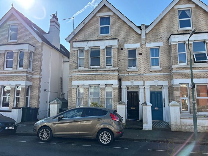 1 Bedroom Flat To Rent In Lawrence Road, Hove, East Sussex, BN3