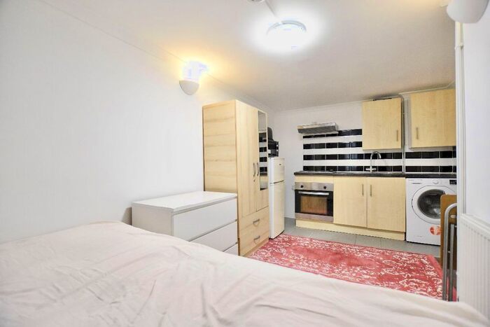 Studio To Rent In The Common, Stratford, E15