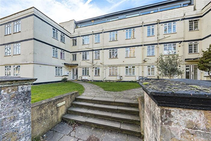 2 Bedroom Flat For Sale In Church Road, Isleworth, TW7